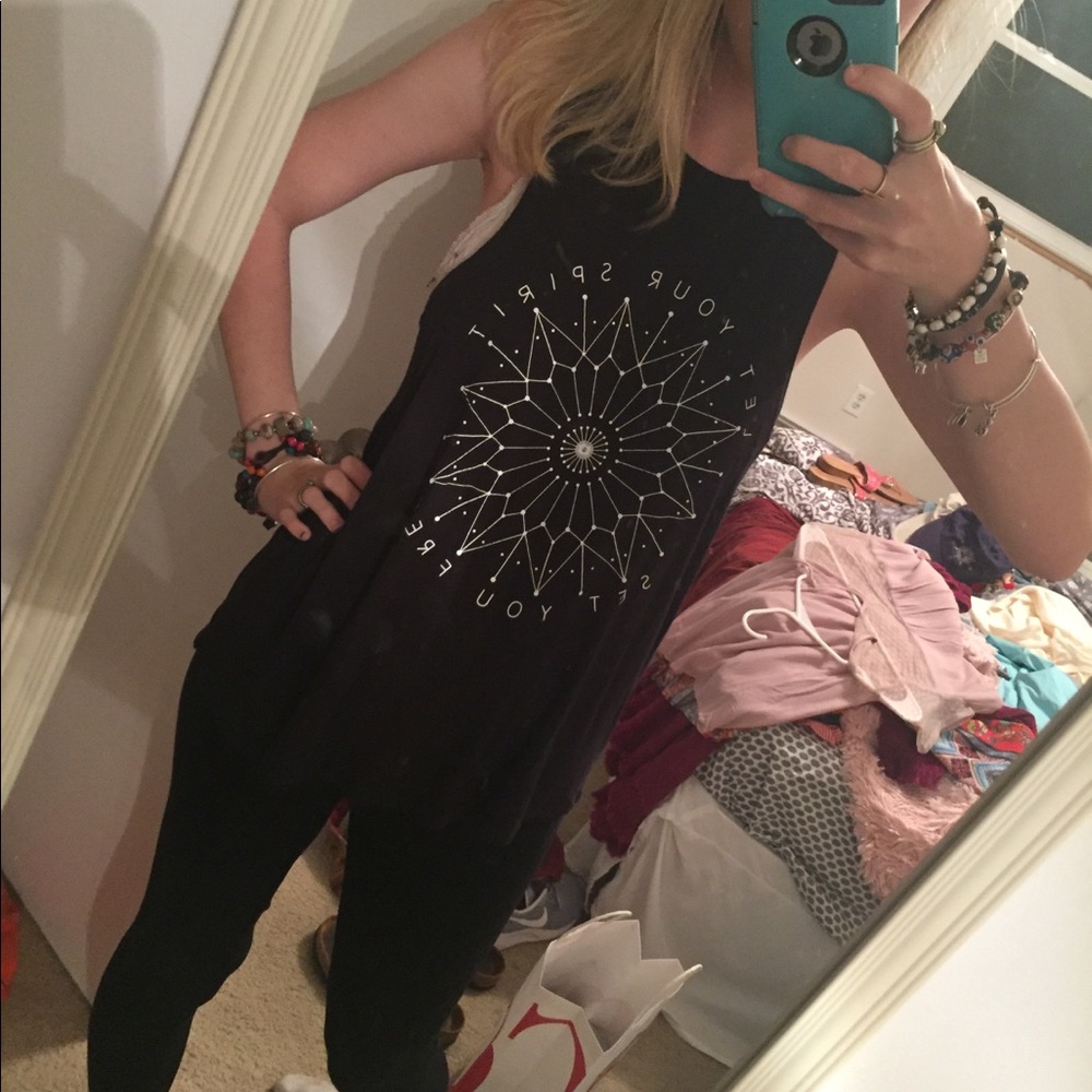 Flowy Black Graphic Tank top